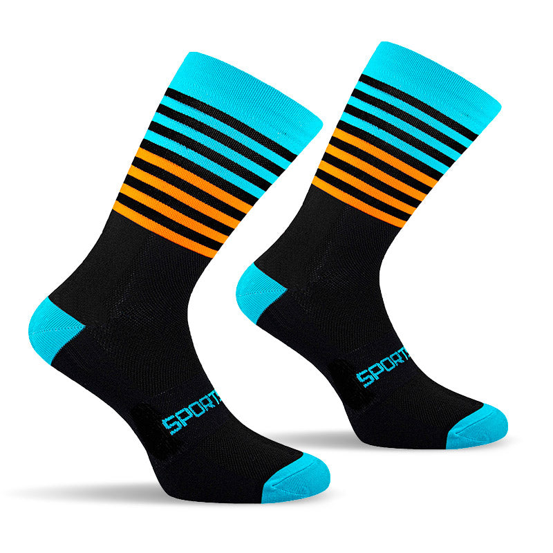 meia de compressão feminina listrada com cores neon e design gráfico